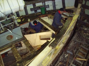 Nye støtter og framdekk på "Faxsen" 2004