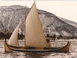 2 1/2 roms Nordlandsbåt med sneseil